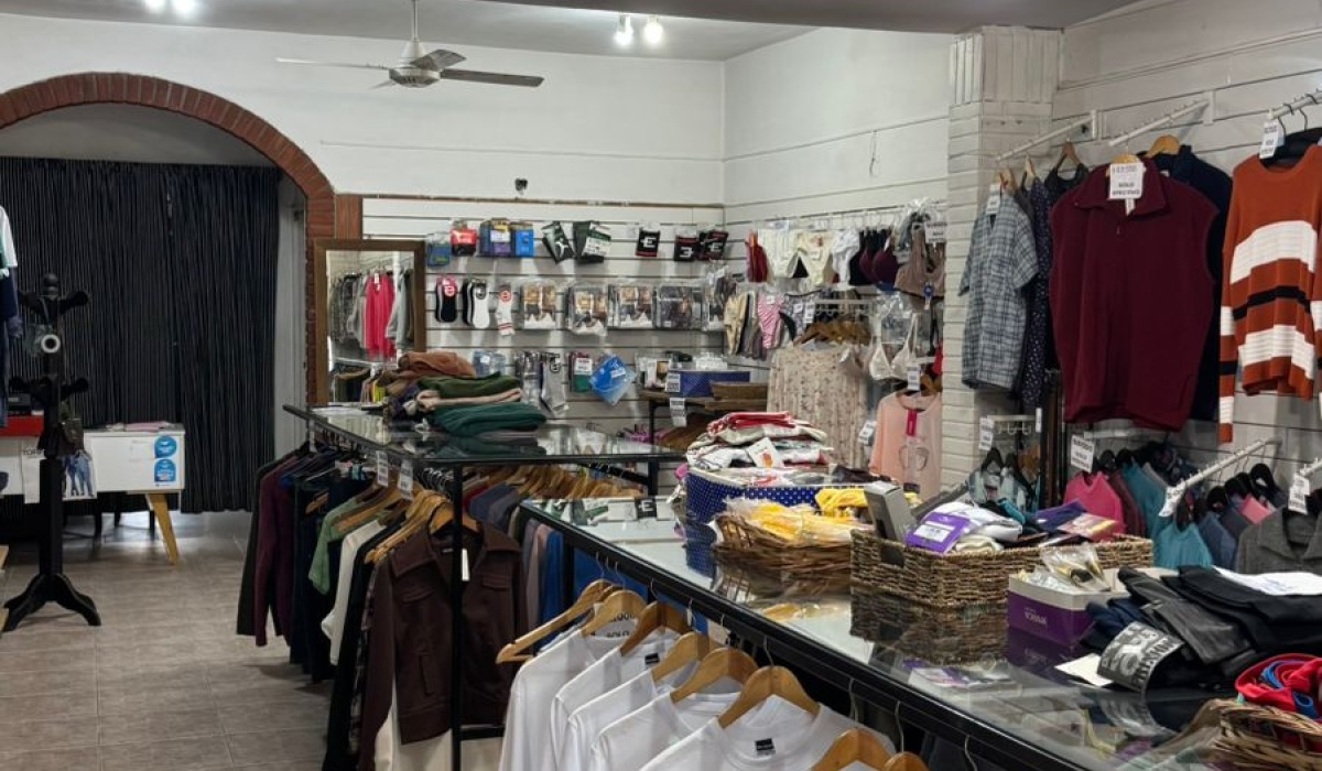 1 BañoBanos,Local,En Venta,1443