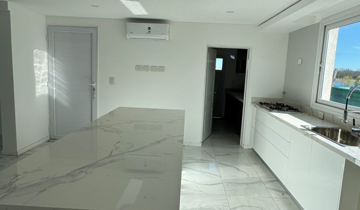 7 Habitaciones Habitaciones,6 BathroomsBanos,Barrio Cerrado,En Venta,1444