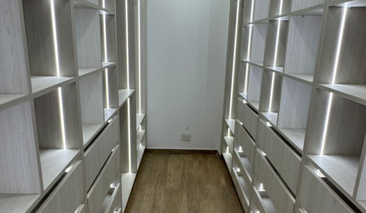 7 Habitaciones Habitaciones,6 BathroomsBanos,Barrio Cerrado,En Venta,1444